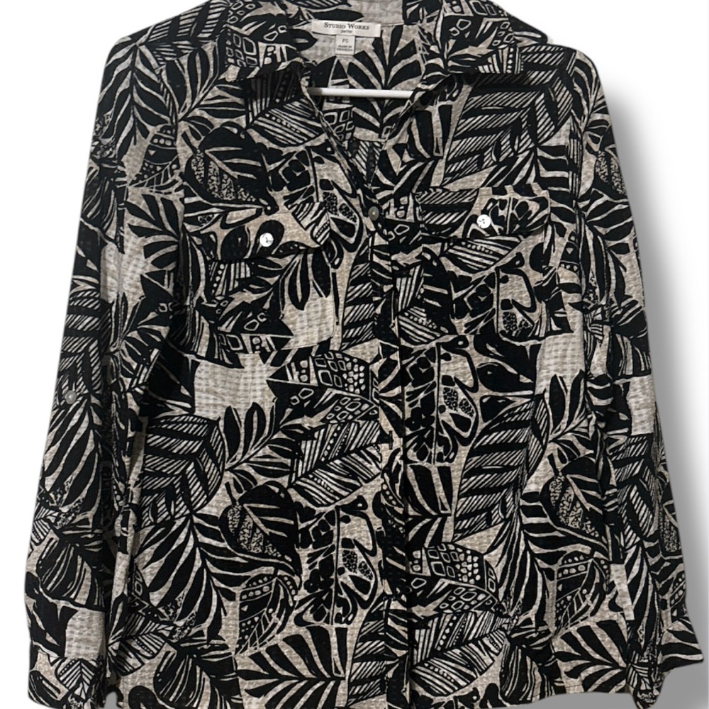 Studio Works Monochrome Leaf Pattern Top